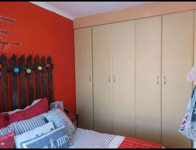 2 BEDROOM APARTMENT FOR SALE IN GLEN MARAIS